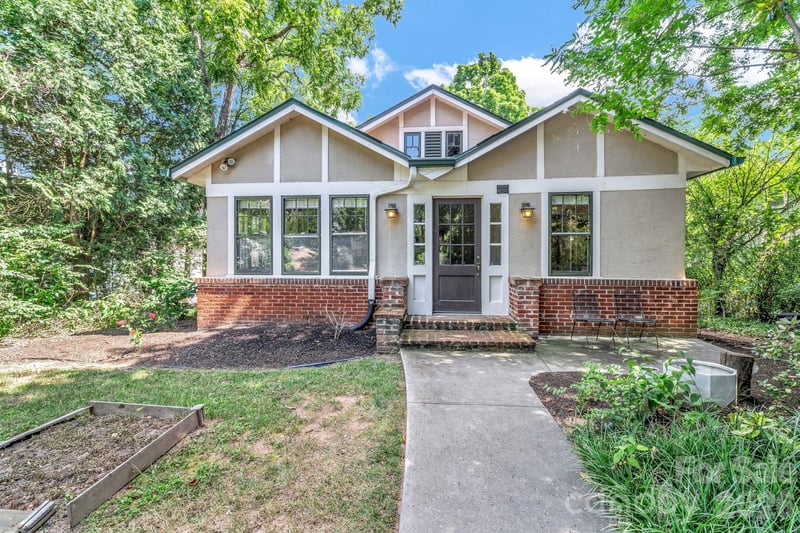 22 Fenner Ave, Asheville, NC 28804
