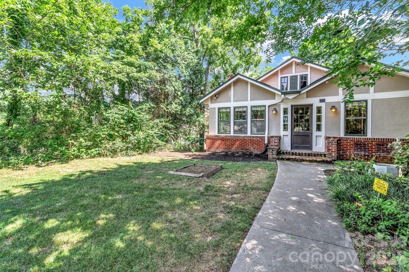 22 Fenner Ave, Asheville, NC 28804