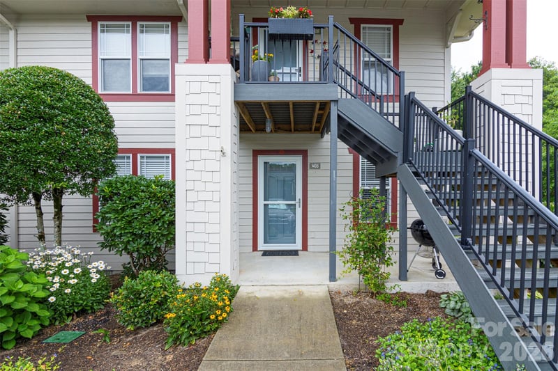 1405 Deermouse Way, Hendersonville, NC 28792
