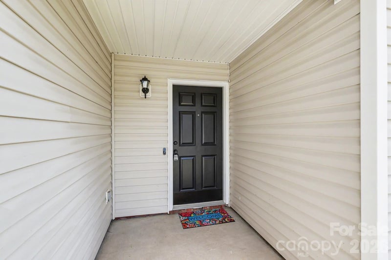 1745 Southwind Dr, Charlotte, NC 28216