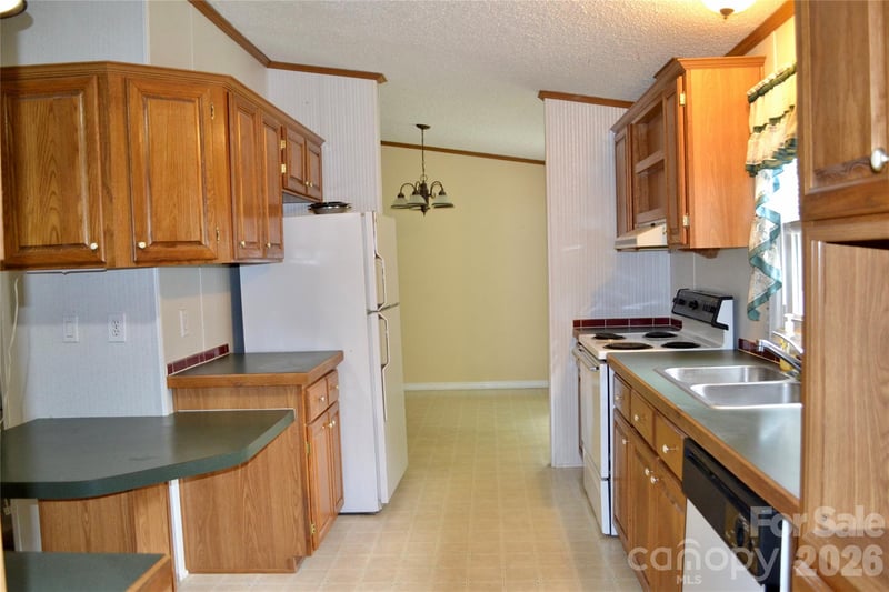 4851 Mounira Ave, Hickory, NC 28602