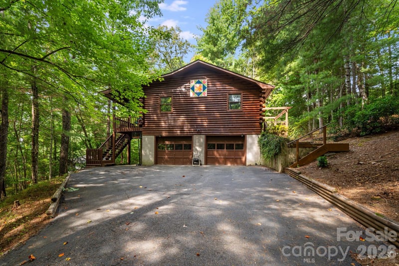 423 Rambling Dr, Hendersonville, NC 28739