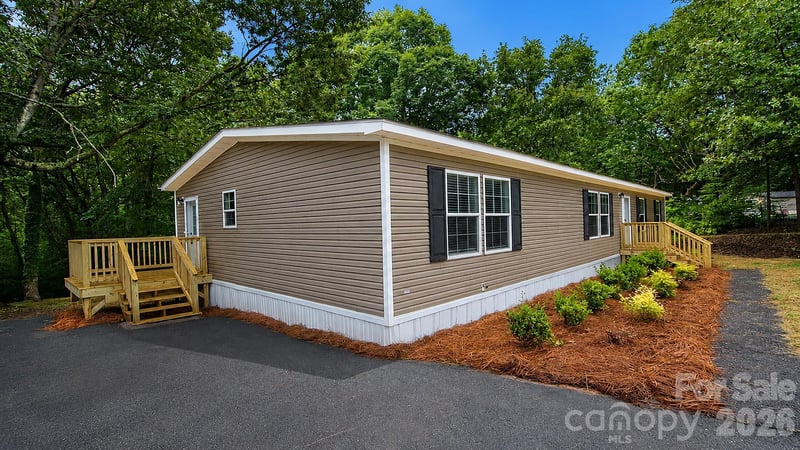 1185 Galway Ln, Clover, SC 29710