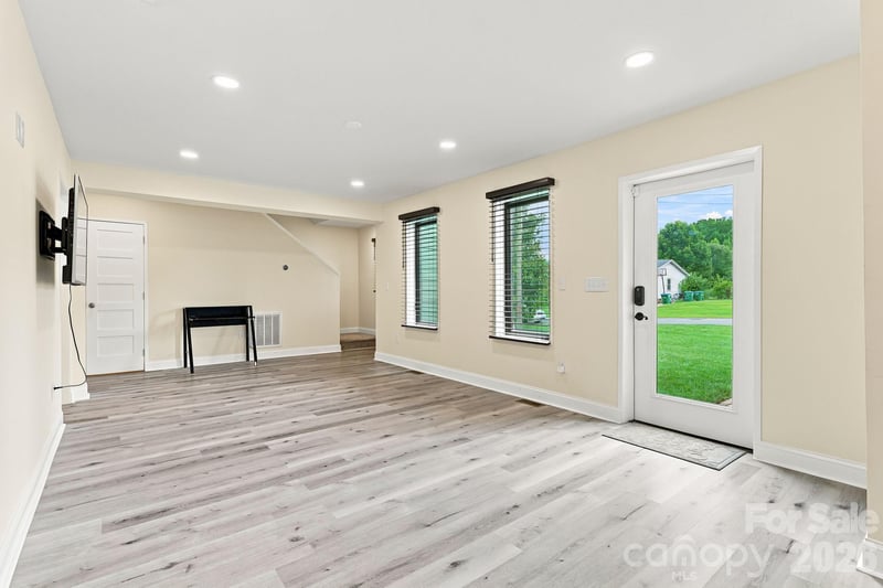 108 Lee Ave, Bessemer City, NC 28016
