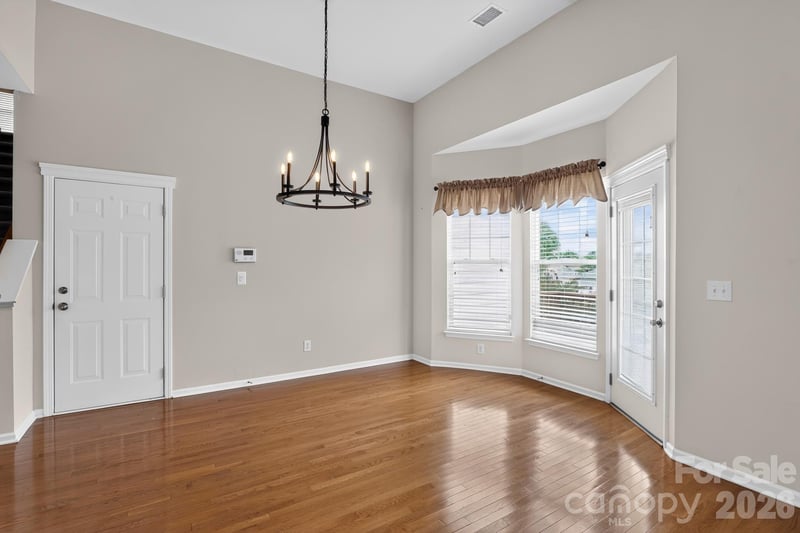 5918 Phyliss Ln, Charlotte, NC 28227