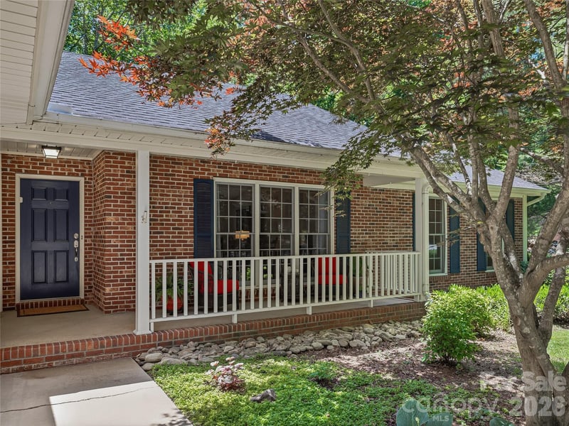 206 Southwood Ct, Fletcher, NC 28732