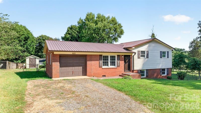 823 Flint Dr, Statesville, NC 28677