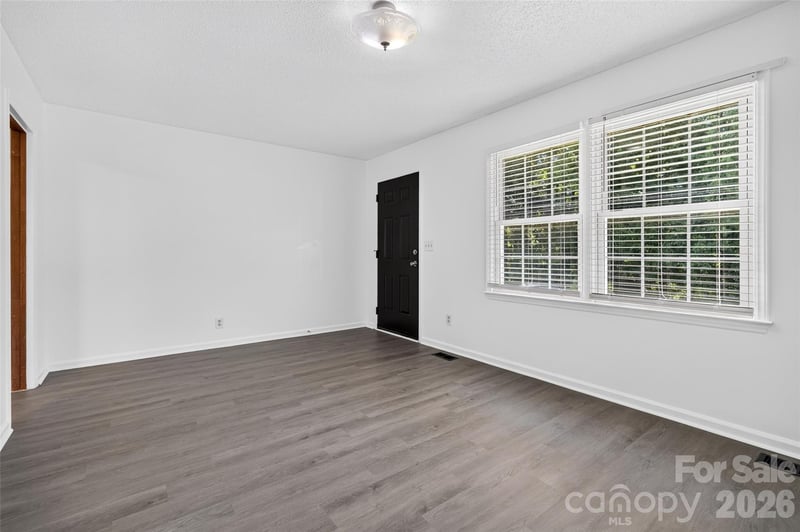 823 Flint Dr, Statesville, NC 28677