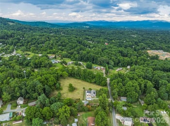 99999 Daniel Rd #3, Asheville, NC 28806