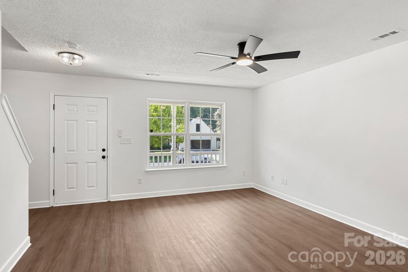 2141 Mallard Pointe Dr, Kannapolis, NC 28083