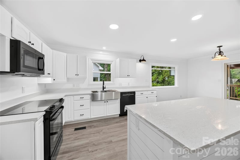 2087 Marquesas Ave, Tega Cay, SC 29708