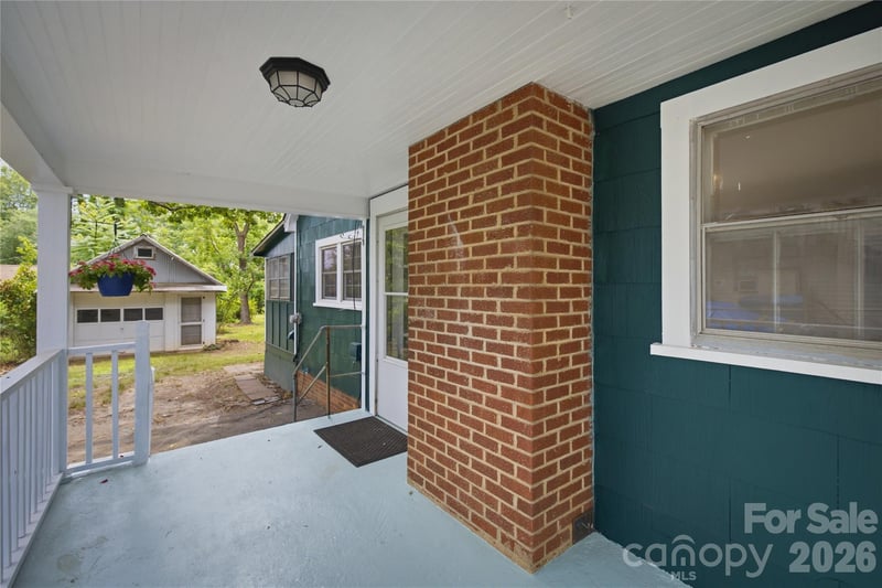1909 2nd Ave, Hickory, NC 28602