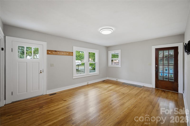 1909 2nd Ave, Hickory, NC 28602
