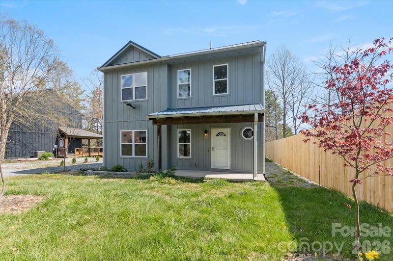84 Poplar St, Brevard, NC 28712