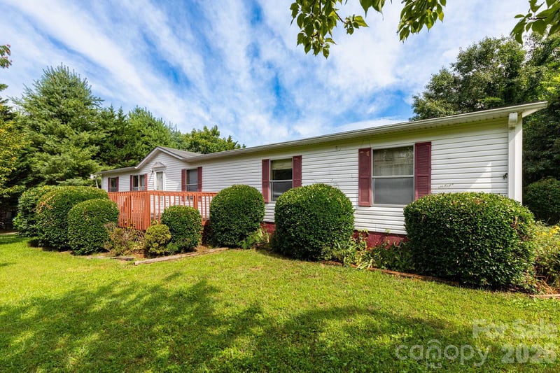 44 Double D Dr, Flat Rock, NC 28731