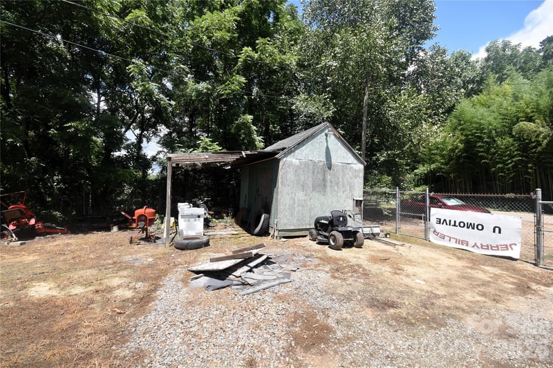 486 Terrace Dr, Canton, NC 28716