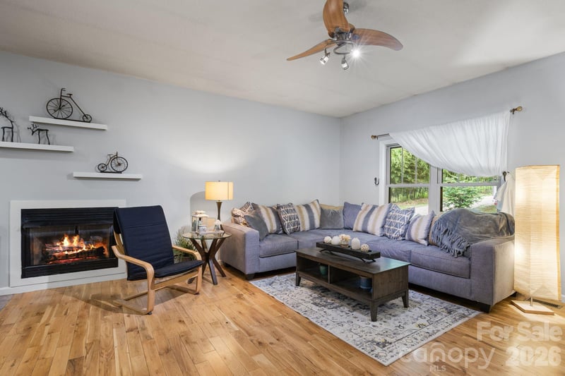 34 Grandview Ct, Asheville, NC 28806