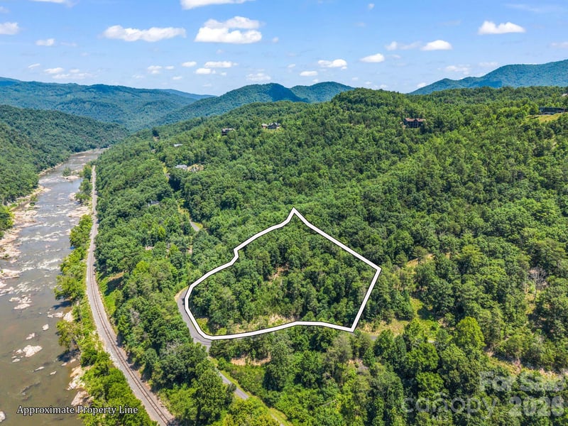 3670 French Broad Pw, Marshall, NC 28753