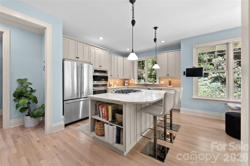 38 Cheshire Dr, Black Mountain, NC 28711