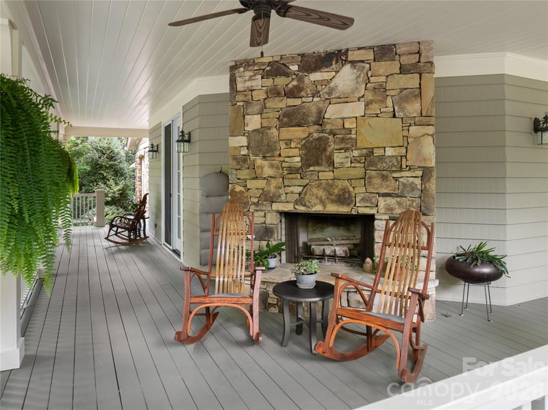 38 Cheshire Dr, Black Mountain, NC 28711