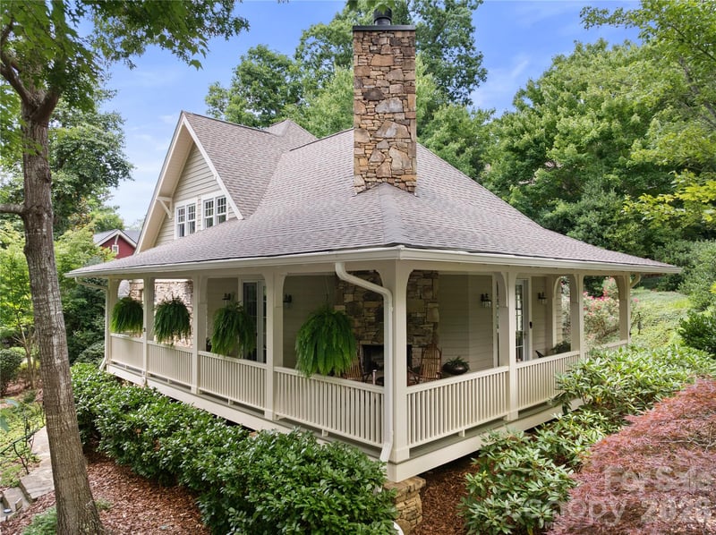 38 Cheshire Dr, Black Mountain, NC 28711