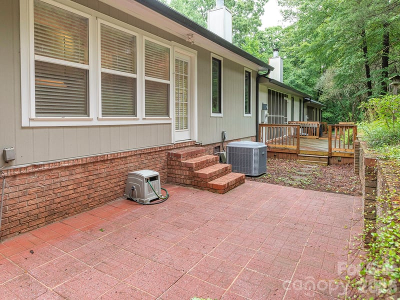1005 Kenilworth Ct, Concord, NC 28027