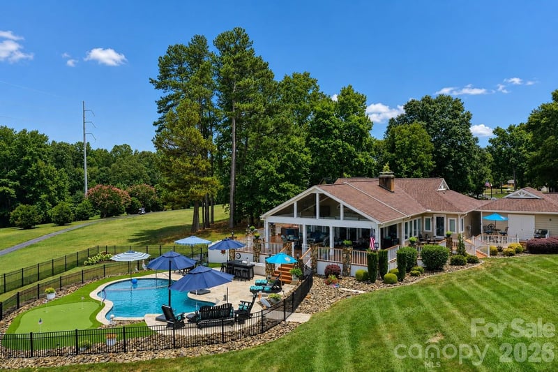 3768 Glenn Oaks Dr, Maiden, NC 28650