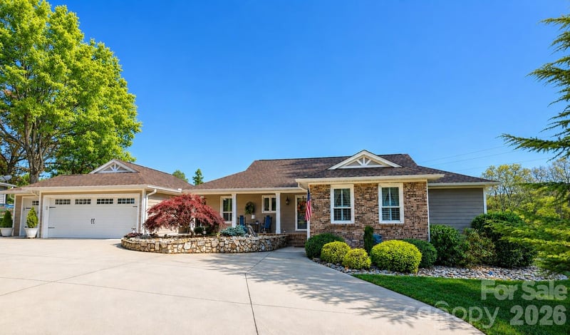 3768 Glenn Oaks Dr, Maiden, NC 28650