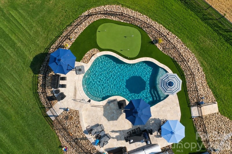 3768 Glenn Oaks Dr, Maiden, NC 28650
