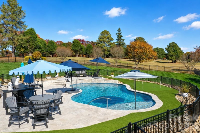 3768 Glenn Oaks Dr, Maiden, NC 28650