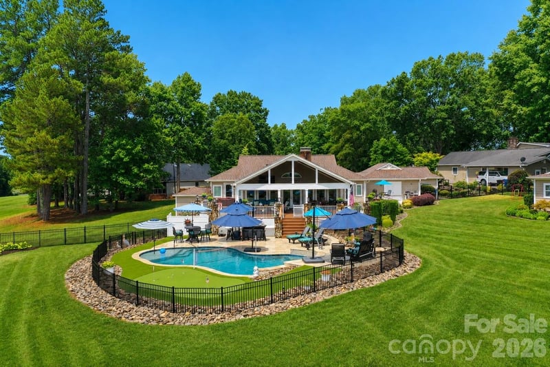 3768 Glenn Oaks Dr, Maiden, NC 28650