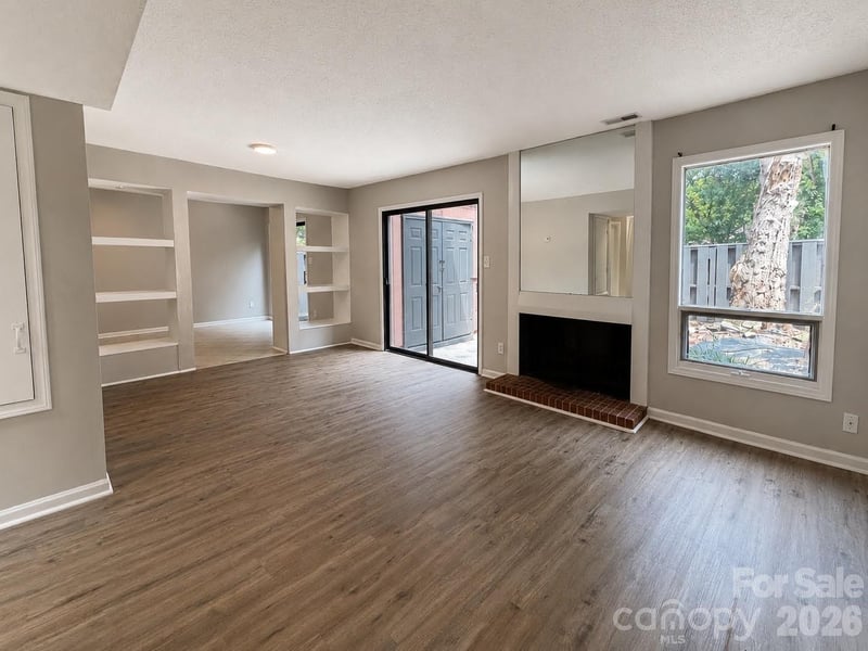 6101 Honeysuckle Ln, Charlotte, NC 28212