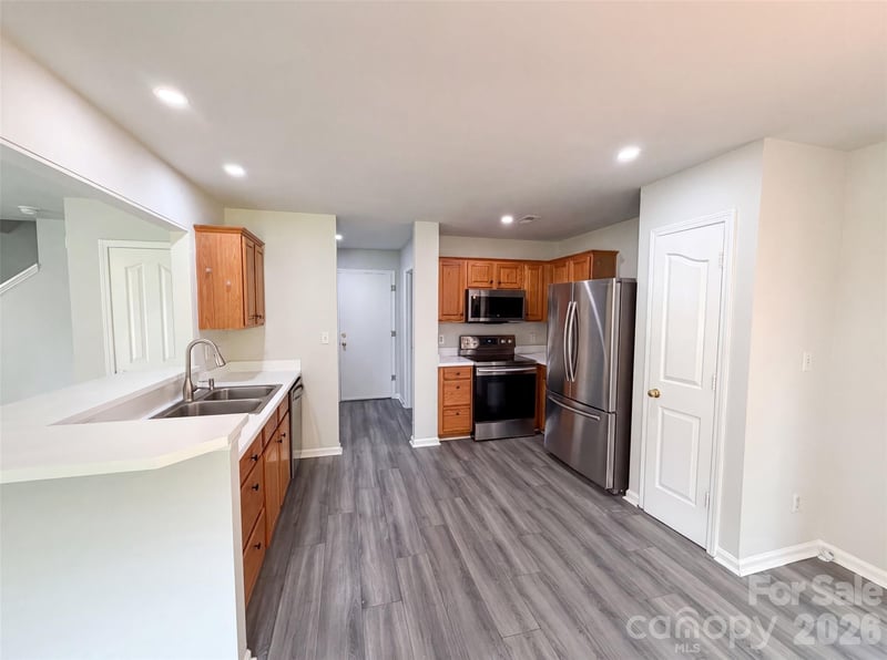 11220 Northwoods Forest Dr, Charlotte, NC 28214