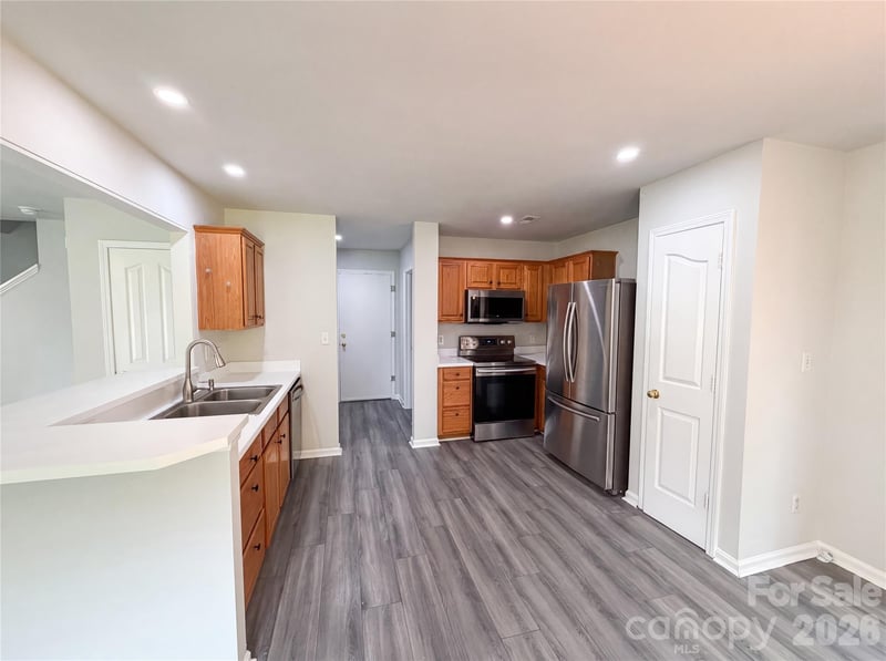 11220 Northwoods Forest Dr, Charlotte, NC 28214