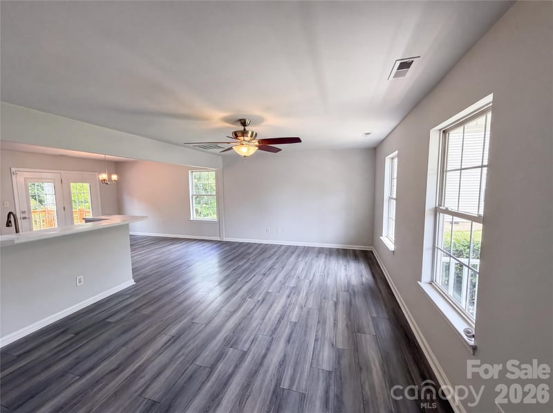 11220 Northwoods Forest Dr, Charlotte, NC 28214