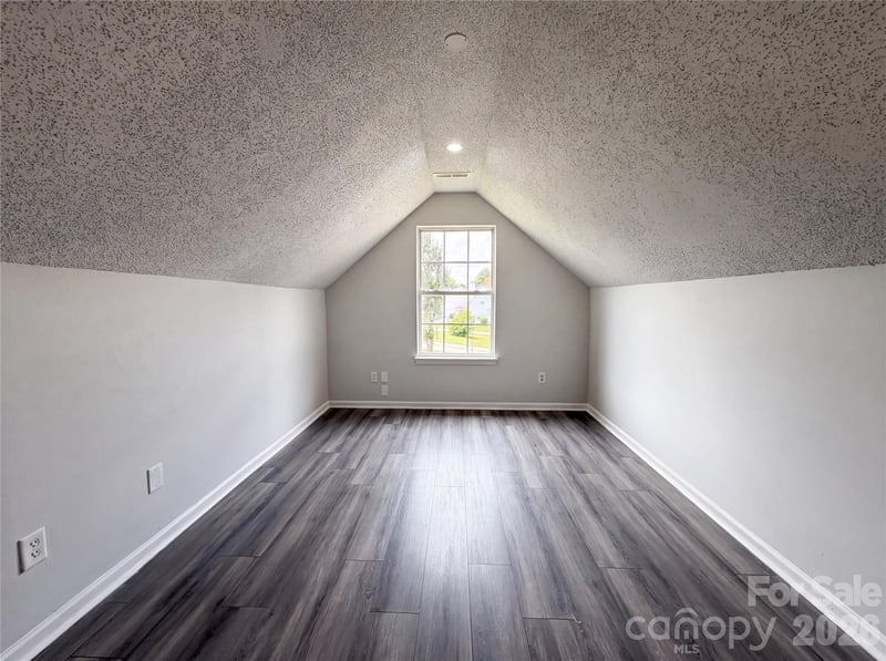 11220 Northwoods Forest Dr, Charlotte, NC 28214