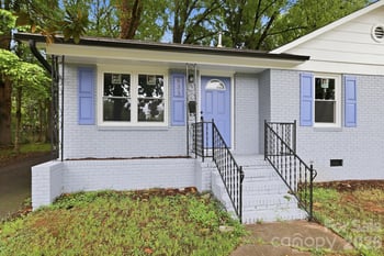 835 Ranch Rd, Charlotte, NC 28208