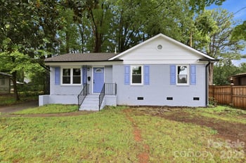 835 Ranch Rd, Charlotte, NC 28208