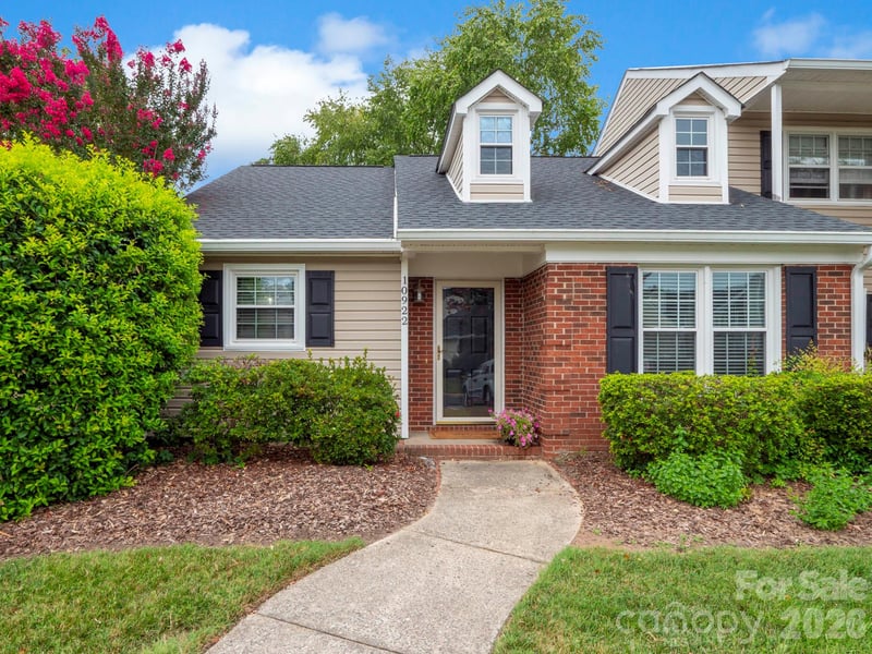 10922 Winterbourne Ct, Charlotte, NC 28277