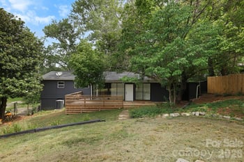 28 Pine Ln, Asheville, NC 28806