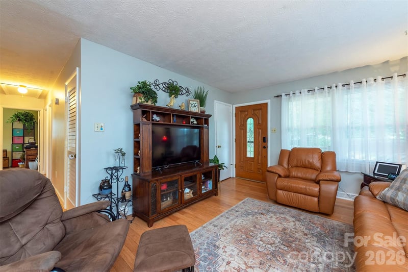 424 Lower Grassy Branch Rd, Asheville, NC 28805