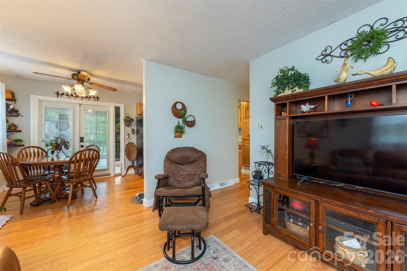 424 Lower Grassy Branch Rd, Asheville, NC 28805