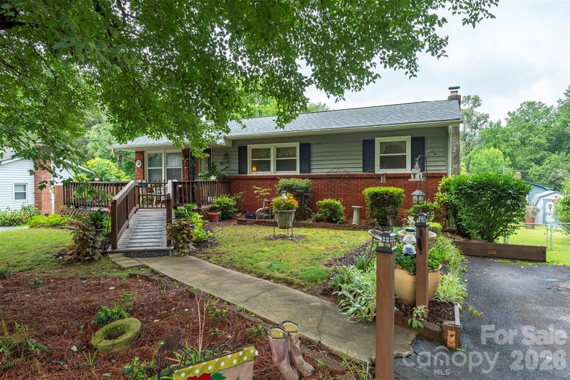 424 Lower Grassy Branch Rd, Asheville, NC 28805