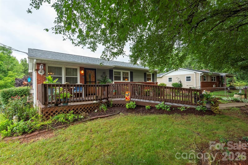 424 Lower Grassy Branch Rd, Asheville, NC 28805
