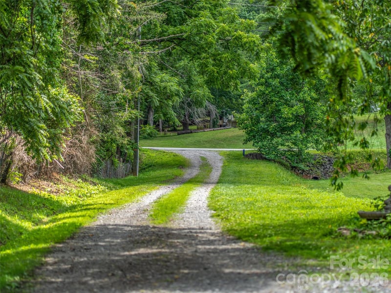 474 Rose Hill Rd, Asheville, NC 28803