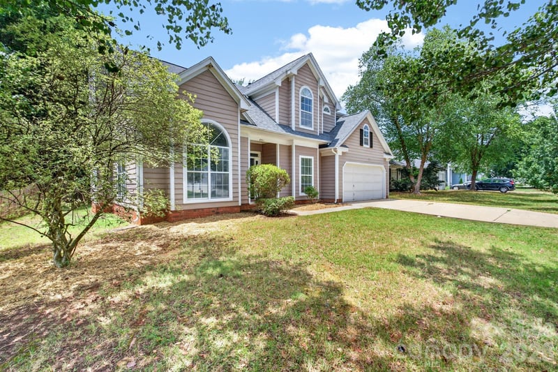 8511 Albury Walk Ln, Charlotte, NC 28277