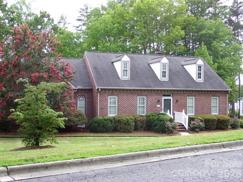 1859 Wetherburn Dr, Kannapolis, NC 28081