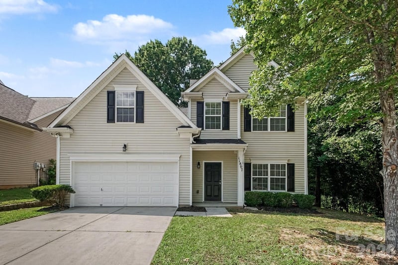 11807 Oak St, Charlotte, NC 28269