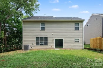 11807 Oak St, Charlotte, NC 28269