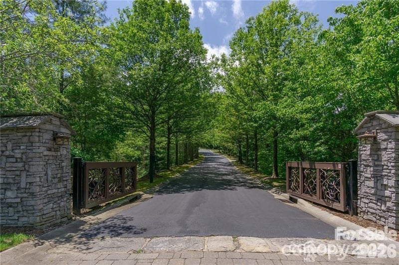 Lot 12 Shining Rock Pa, Horse Shoe, NC 28742